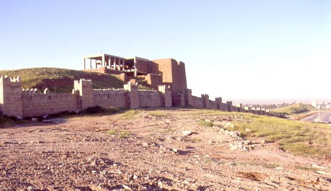 Vista general de la muralla de Nnive, que cuenta con 12 km de...