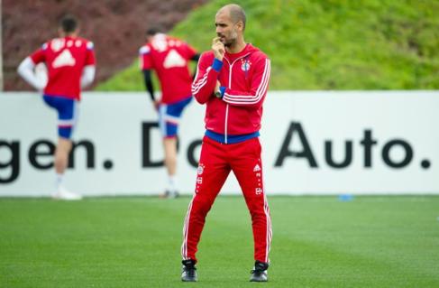 Guardiola, durante un entrenamiento con el Bayern