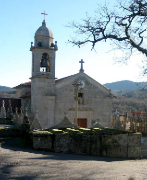 La iglesia y el cementerio de A Xesta.