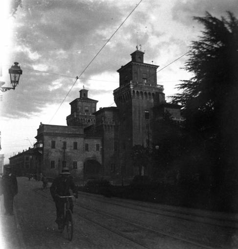 Imagen de la ciudad de Ferrara, a principios del siglo XX.