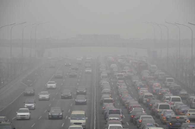 Trfico y contaminacin en Beijing.