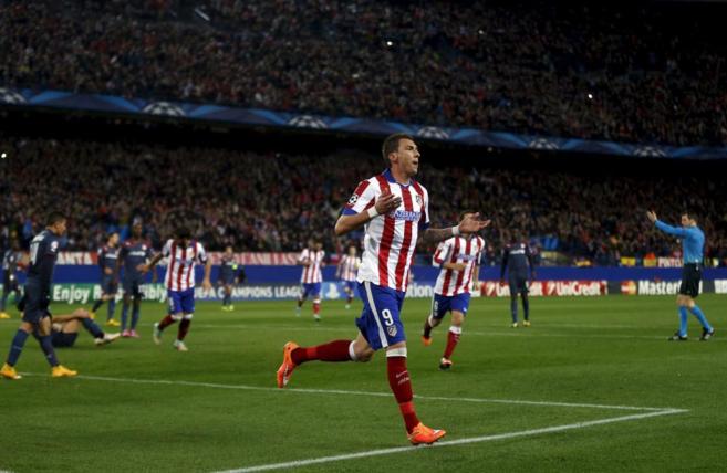 Mandzukic, celebra un gol con el Atltico de Madrid.