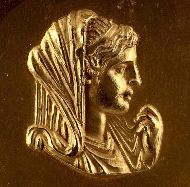Olimpia, la madre de Alejandro Magno.