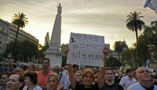 Protesta en la Plaza de Mayo de Buenos Aires
