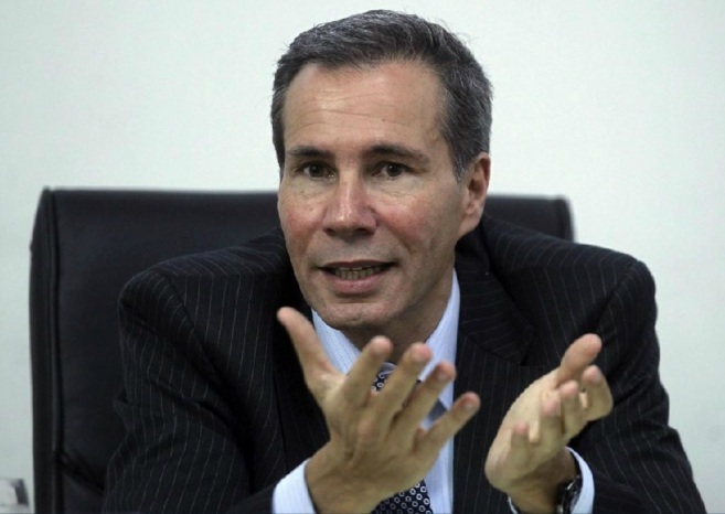 El fiscal argentino Alberto Nisman, que investigaba el atentado a la...