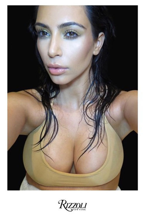 Este es el primero de muchos. Con el 'selfie' de portada Kim...