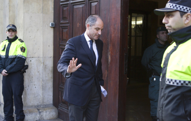 Francisco Camps entra al TSJ de Valencia durante el juicio por el...