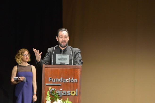 El cineasta Enrique Garca interviene tras recibir el premio a la...