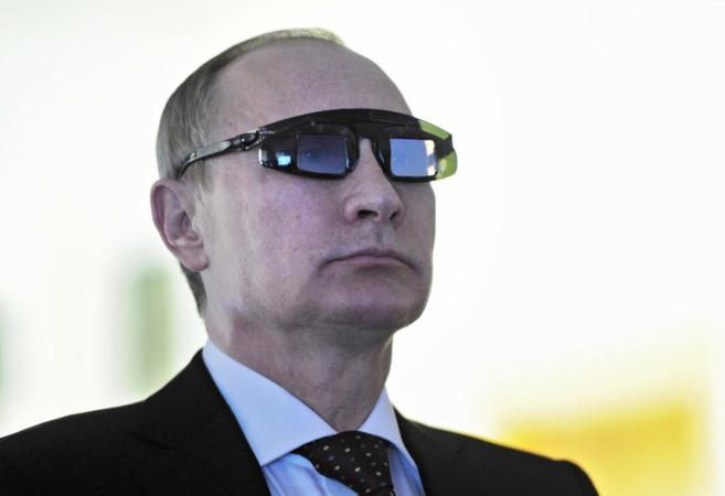 El presidente ruso, Vladimir Putin, durante su visita a la Universidad...