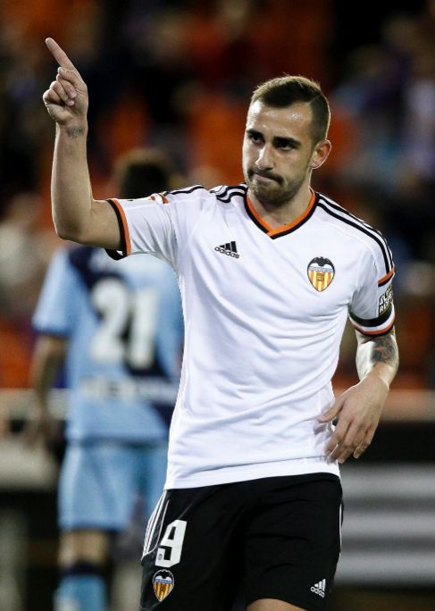 Paco Alccer celebra un gol durante un partido de Liga.