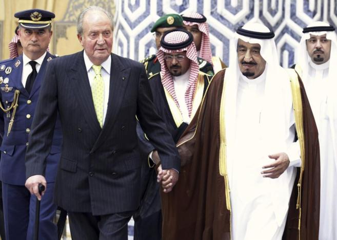 El Rey Juan Carlos, con Salman Bin Abdulaziz en mayo de 2014.