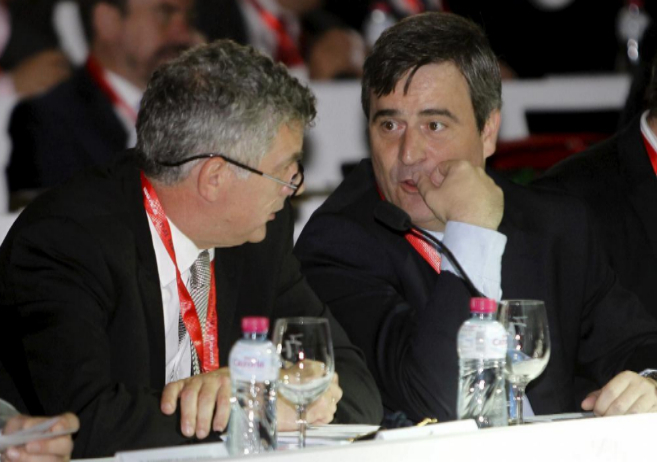 Villar y Cardenal, durante la asamblea general del ftbol espaol de...