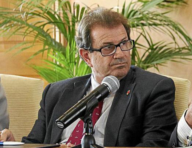 El rector de la Universitat de les Illes Balears, Lloren Huguet.
