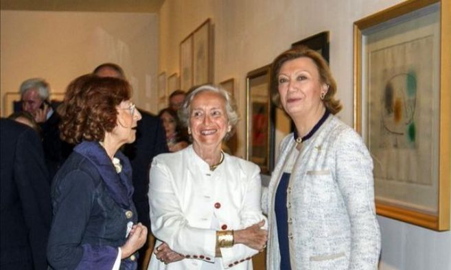 Pilar Citorel en el centro, la presidenta de Aragn, Luisa Fernanda...