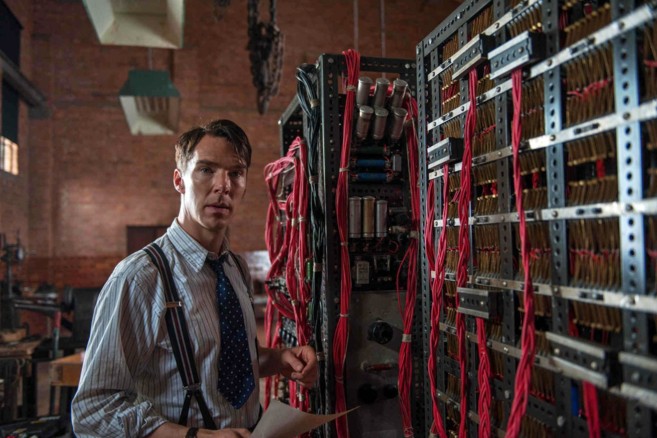 Benedict Cumberbatch, en el papel de Alan Turing en una escena de...