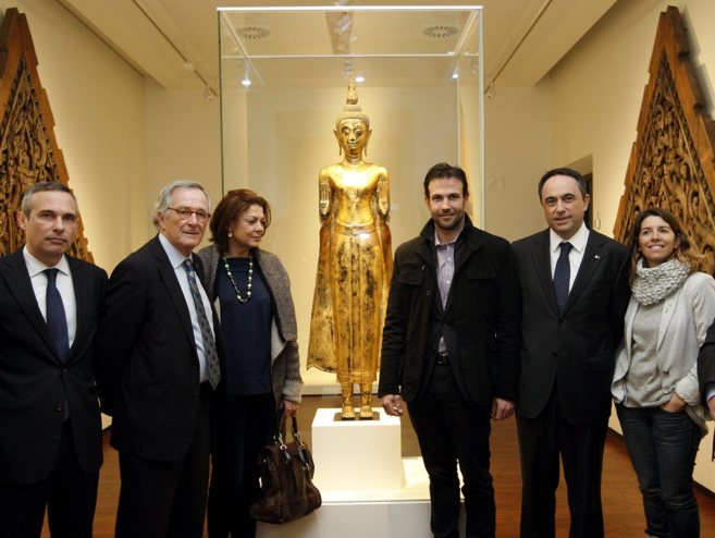 El director del Museu de les Cultures, Josep Llus Alay; el alcalde...