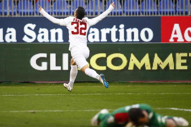 Leandro Paredes celebra el segundo gol de la Roma al Cagliari.
