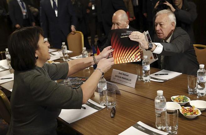 Margallo, durante la reunin con la ministra de Finanzas ucraniana,...