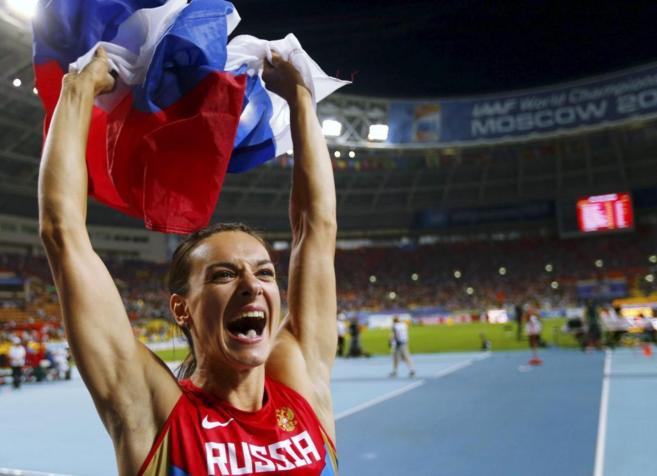 Yelena Isinbyeva celebra una victoria durante el Campeonatos del...