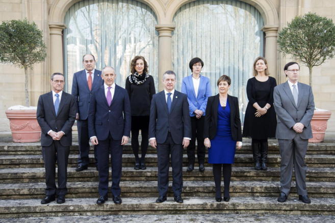 Foto de familia del Gobierno vasco, hoy, con el nuevo consejero de...