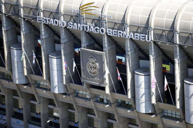 Una vista panormica de uno de los laterales del estadio Santiago...