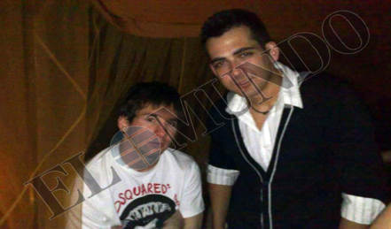Lionel Messi junto a Alberto Garrido en una conocida discoteca de...