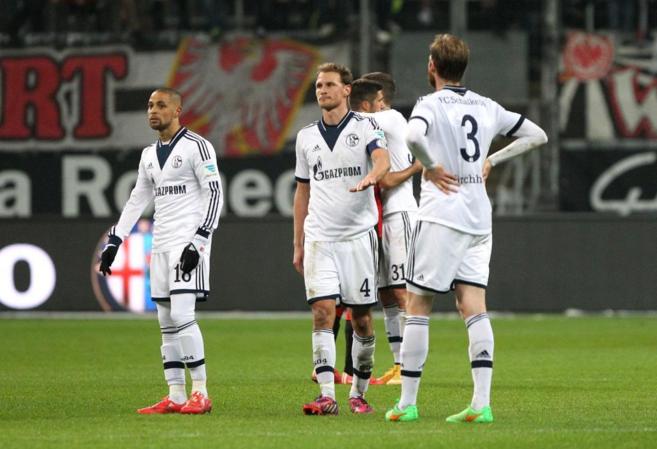 Los jugadores del Schalke tras terminar el partido.