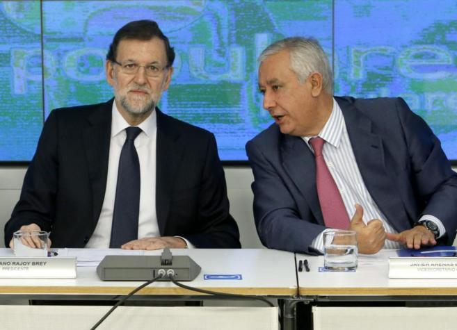 Rajoy, junto a Javier Arenas, en la reunin del Comit Ejecutivo...
