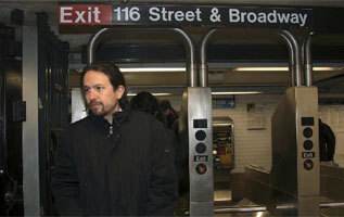 El lder de Podemos, entrando en el metro de Nueva York.