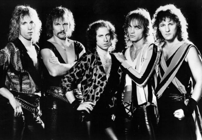 Los Scorpions, en un retrato promocional de 1984.