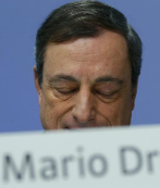 Mario Draghi, durante la rueda de prensa en la que anunci su paquete...
