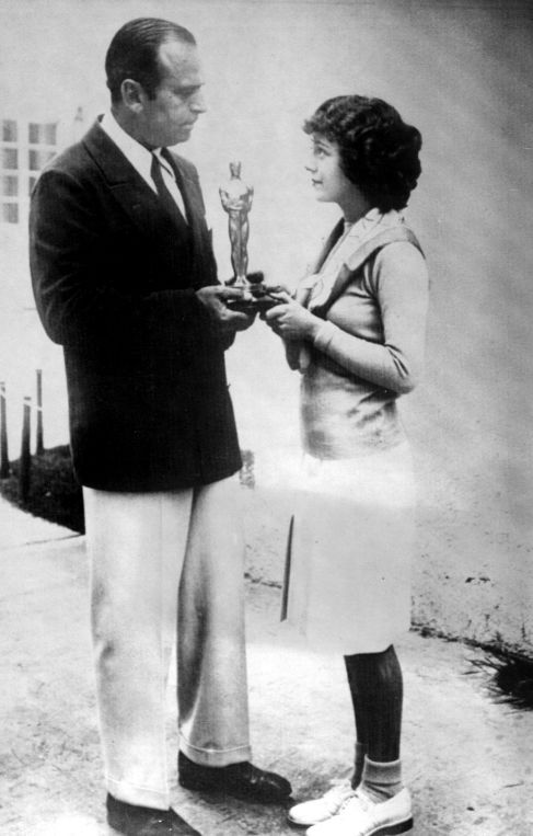 JANET GAYNOR  (1929). La menuda musa del cine mudo fue la primera...