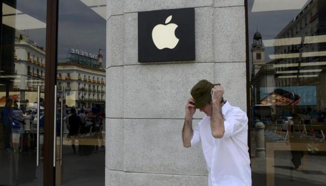 Entrada de la tienda de Apple en la Puerta del Sol.