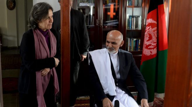 Rula Ghani junto a su marido, Ashraf Ghani, en su residencia de Kabul.