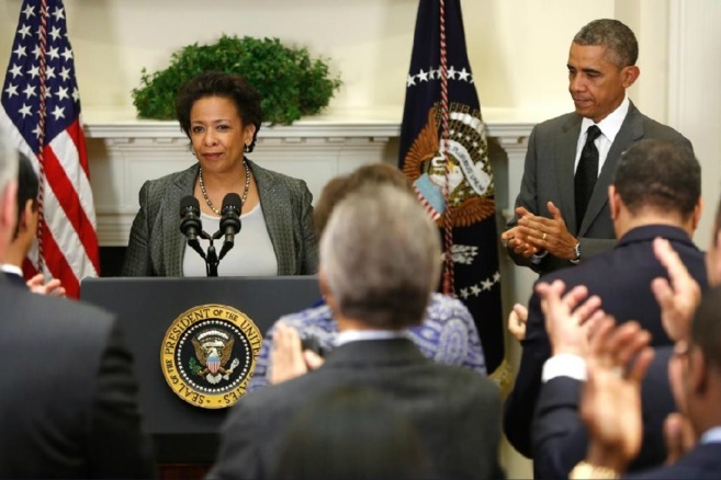 Loretta Lynch y Barack Obama durante la proposicin del presidente...