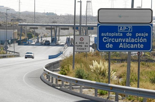 Autopista de peaje AP-7 a la altura de Alicante.