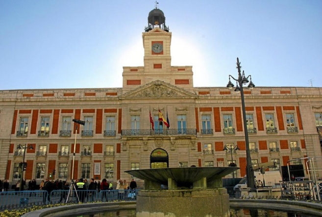 Fachada de la Real Casa de Correos, sede de la Presidencia de la...