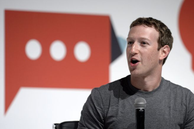 El fundador de Facebook durante su conferencia.