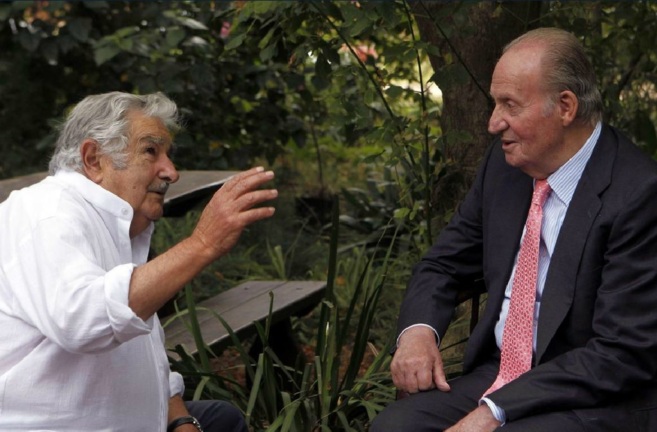 Jos Mujica y Don Juan Carlos durante su encuentro en Montevideo