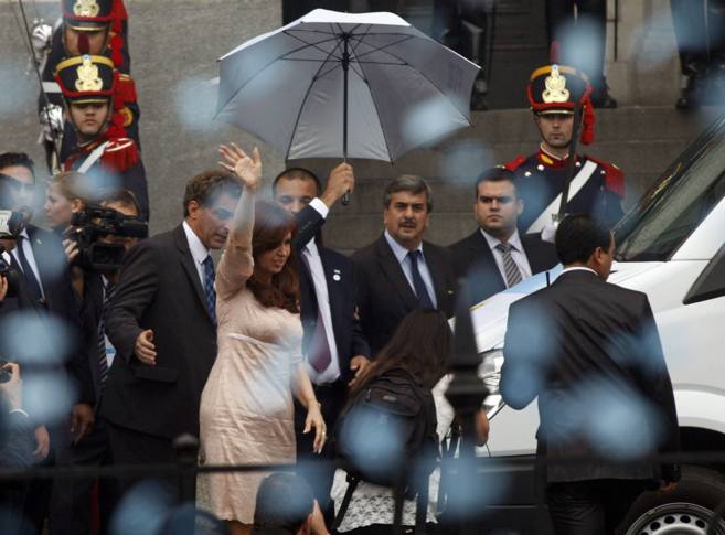La presidenta de argentina, Cristina Kirchner, tras la apertura de la...
