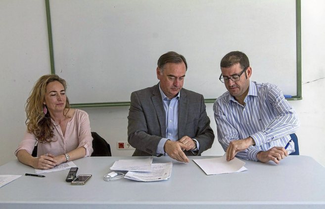 Carolina Punset (Cipal), Miguel Ortiz (PP) y Eloy Hidalgo (PSOE), en...