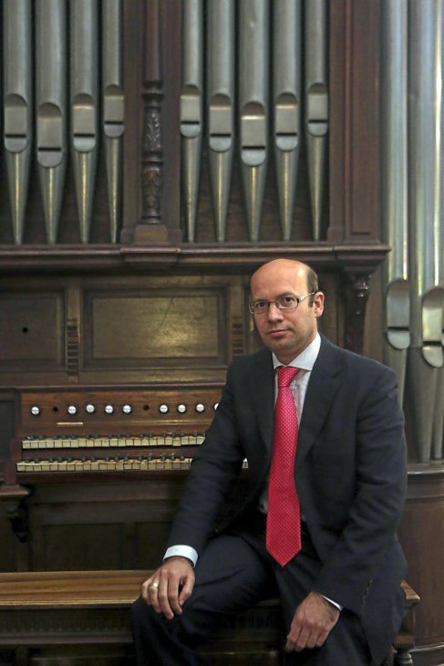 El organista Jess Sampedro, promotor de la adquisicin del rgano,...