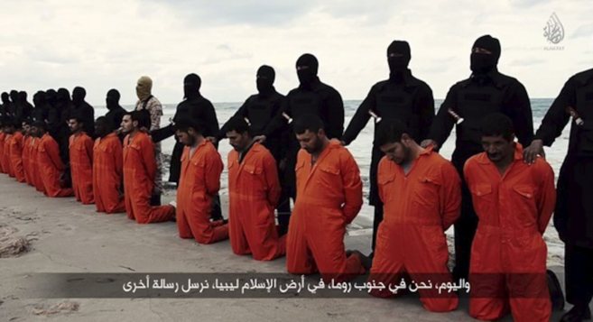 Captura del vdeo que muestra la decapitacin de cristianos coptos...