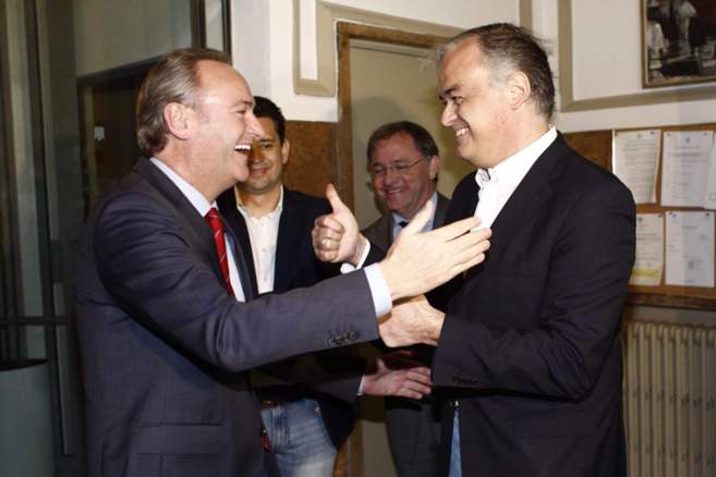 El presidente Fabra saluda efusivamente a Gnzlez Pons.