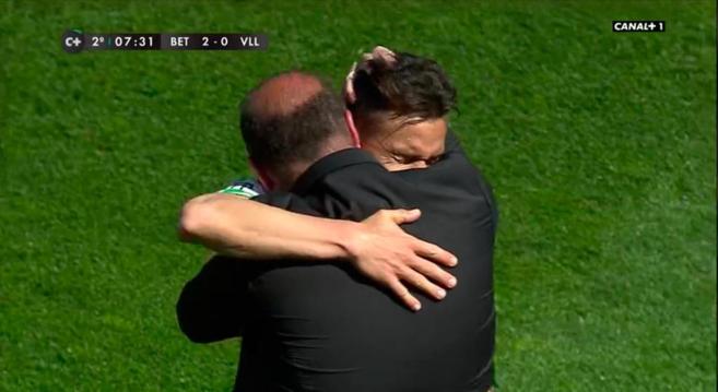 Rubn Castro se abraza a Pepe Mel tras su primer tanto ante el...