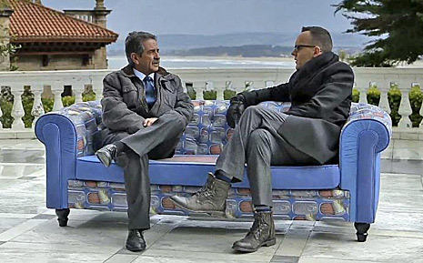 Risto Mejide entrevistando al ex presidente de Cantabria Miguel ngel...