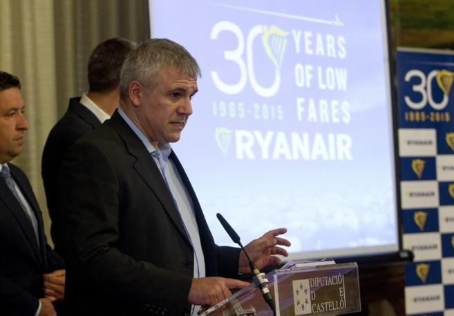 Jos Espartero, de Ryanair, anunciando hoy el acuerdo.