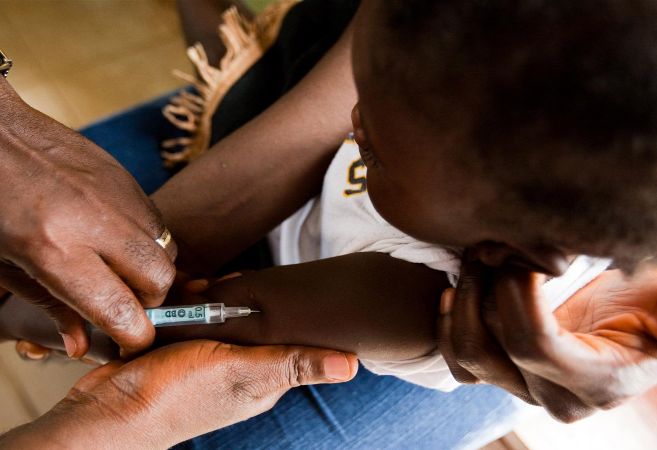 Campaa de vacunacin contra el sarampin en Sierra Leona del ao...