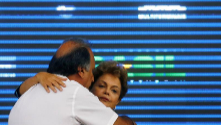 Dilma con el gobernador de Rio de Janeiro.