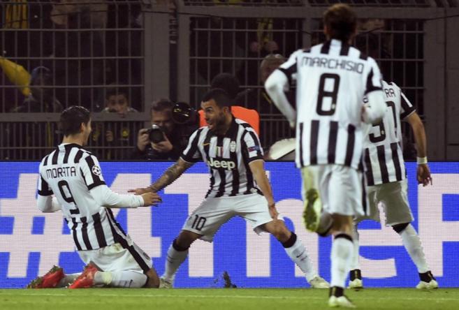 lvaro Morata celebra el segundo gol del partido junto a Tevez.
